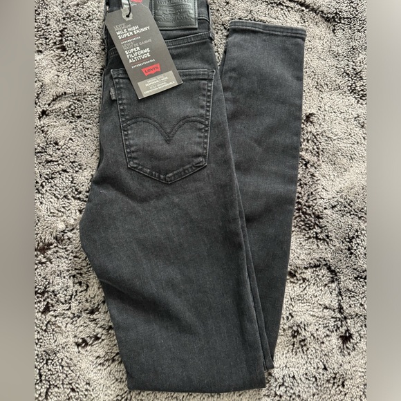 Levi's Denim - NWT Levi’s Mile High Jeans